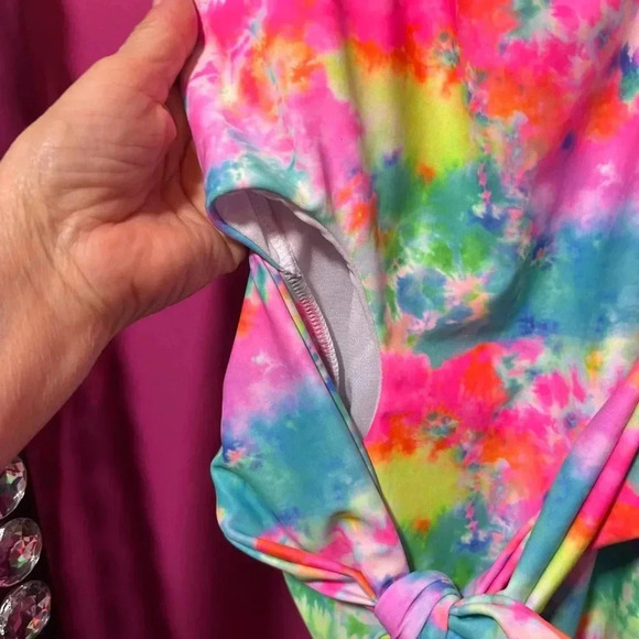 Girls Swimsuit - Picture 2 of 6